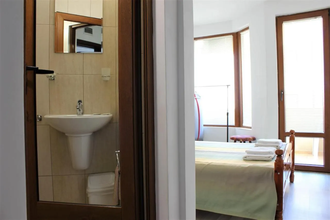 Radik Guest Rooms Σωζόπολη